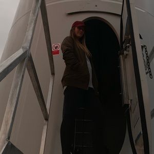 Meet your Posher, Jerra